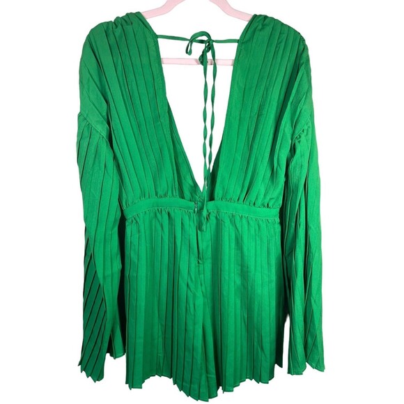 Pretty Little Thing Women Romper Playsuit Green Pleated Plunge Long Sleeve 4 - Picture 4 of 12
